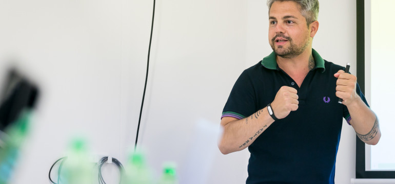 rudy bandiera in aula