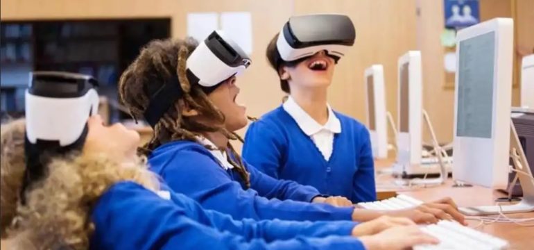 La scuola deve essere alla base della digitalizzazione delle persone