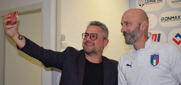 rudy bandiera insieme a gianluca vialli