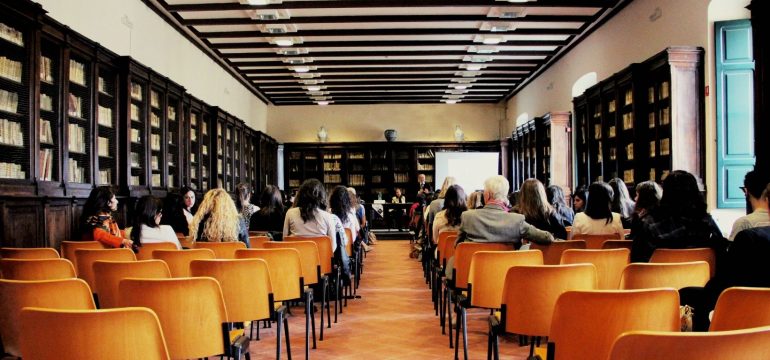 La paura di parlare in pubblico: come mai accade?