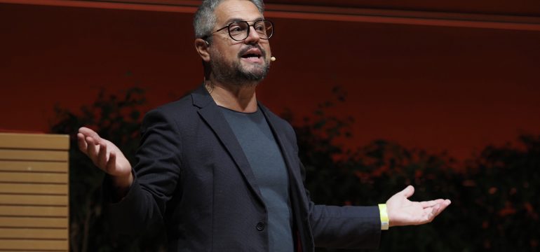 Cosa fai nella vita? Come rispondi a questa domanda?