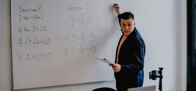 Chi non sa fare insegna?