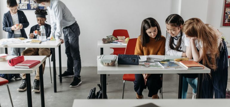 Studenti in classe senza voti: giusto o sbagliato?