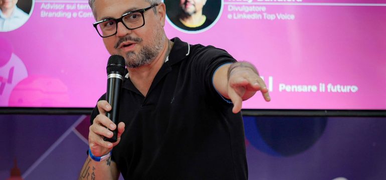 rudy bandiera al web marketing festival 2024 - Ti conosco perché ti ho visto nelle foto di mio papà